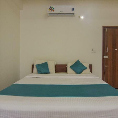 Capital O 14144 Hotel Moriz Madikeri Dış mekan fotoğraf